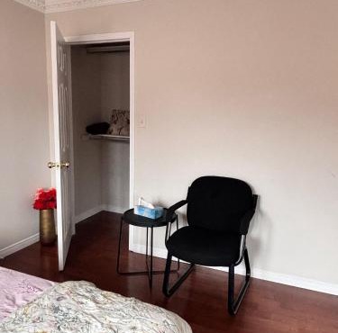Master Bedroom with private Bathroom -Near Toronto Pearson airport in Brampton
