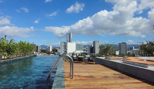 Modern 11th Floor Apartment Near La Sabana with Ultra Fast Wi-Fi and City Views. in San José