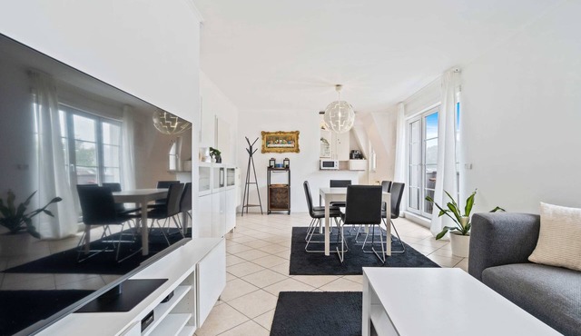 Modern 1BR Apt with Balcony & City View in Sanem