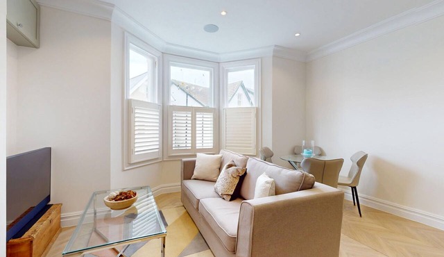 Modern 2BR Flat-2min walk to Tube/Near Kew in Richmond