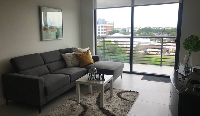 Modern building, centrally-located condo,2 bedrooms/2 bathrooms, parking space. in Doral