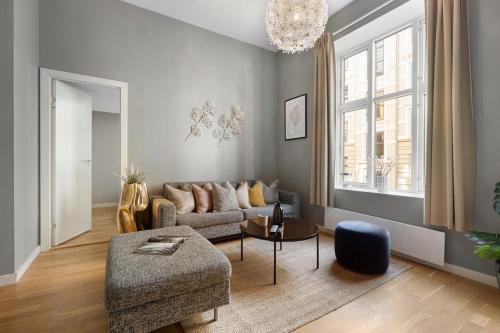 Modern Central Oslo Apartment with High Ceilings in Oslo