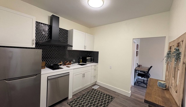Modern Farmhouse theme Studio apartment in Central Beamsville in Lincoln