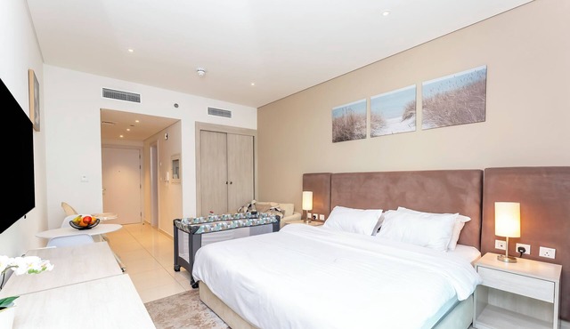Modern studio in Seven Palm, pool and beach