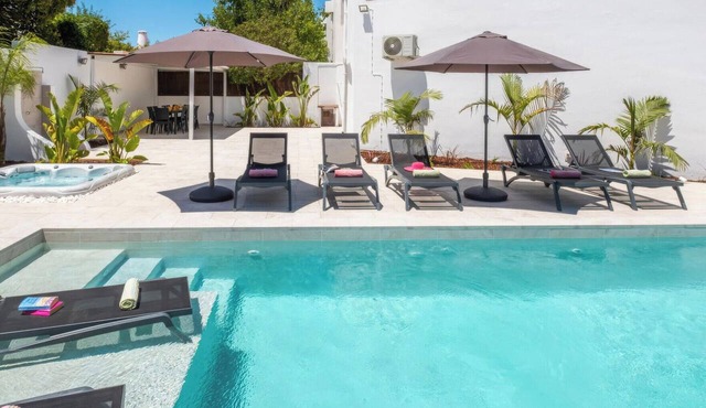 Modern villa w/heatable pool & BBQ, Albufeira in Albufeira