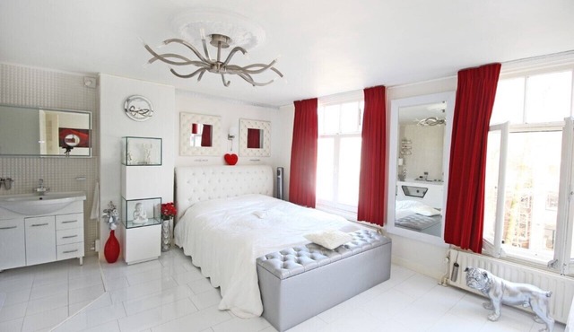 Most exclusive penthouse at canals in City Centre in Amsterdam