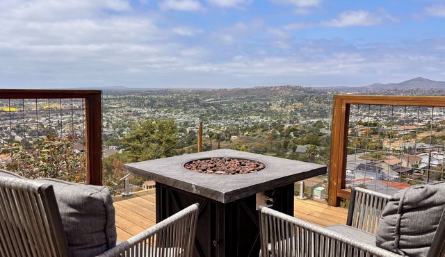 Mountain Top 4 Bdrm Home Along Nature Reserve with Spectacular Views, AC & WiFi in Spring Valley