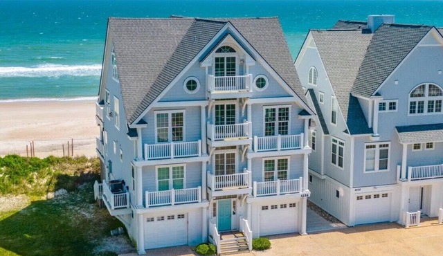N. Topsail Family-Oriented Beachfront Home Within Walking Distance to Pool in North Topsail Beach