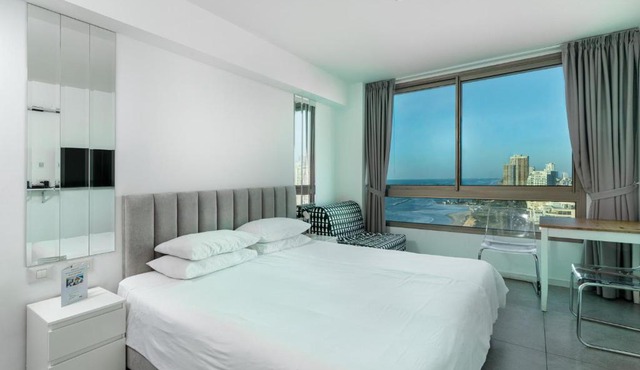 Netanya SeaView ApartHotel