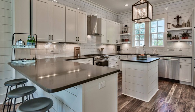 New construction, custom decorated, chic and spacious Seacrest home, sleeps 14 in Rosemary Beach