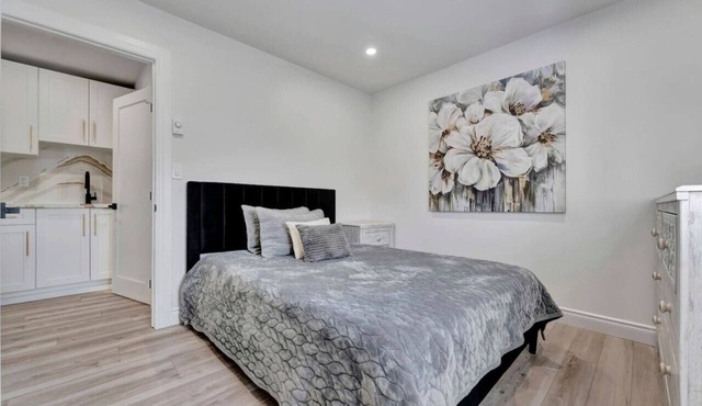 NEW! Luxury 1BR - 5 minutes to Port Dover Beach in Port Dover