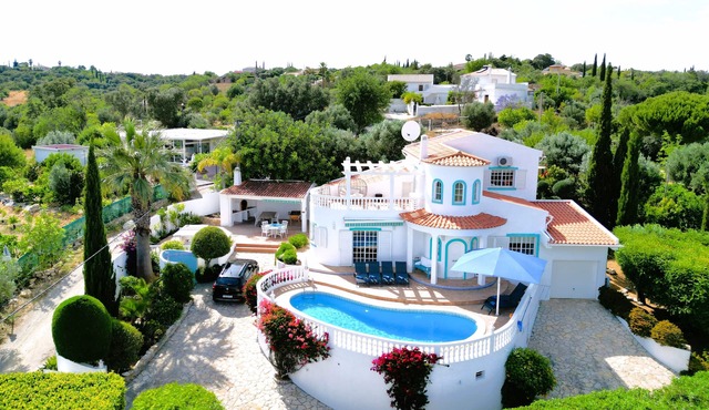 *NEW Luxury Private Villa - Heated Pool - WiFi - BBQ - Sea Views in Bordeira