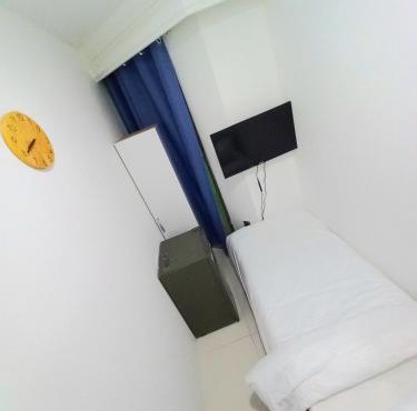 Nice Single Rooms for "girls" only in Dubai, Marina