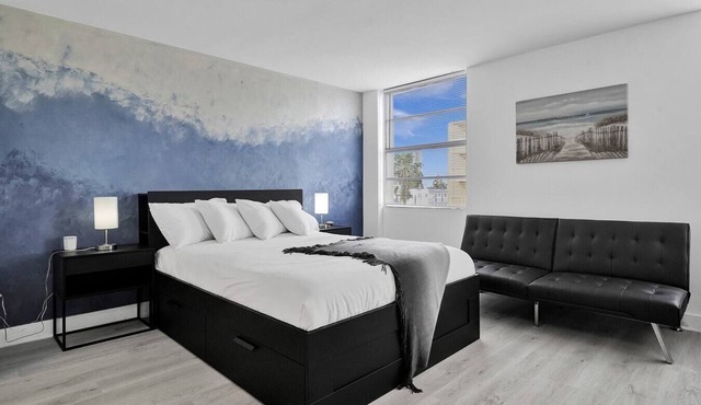 Ocean Dr 1BR Miami Beach Getaway in Miami Beach