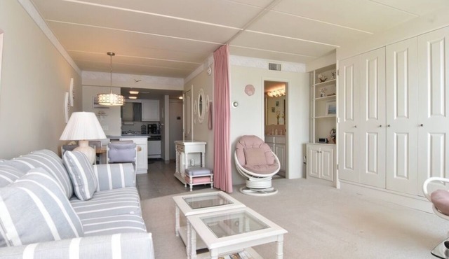 OCEAN FRONT CONDO. ENJOY YOUR MORNING COFFEE SITTING ON YOUR PRIVATE BALCONY WATCHING THE SUNRISE. in Rehoboth Beach