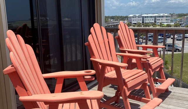 Ocean Front Condo Just Steps to the Beach - Maximum Stay - 6 nights.