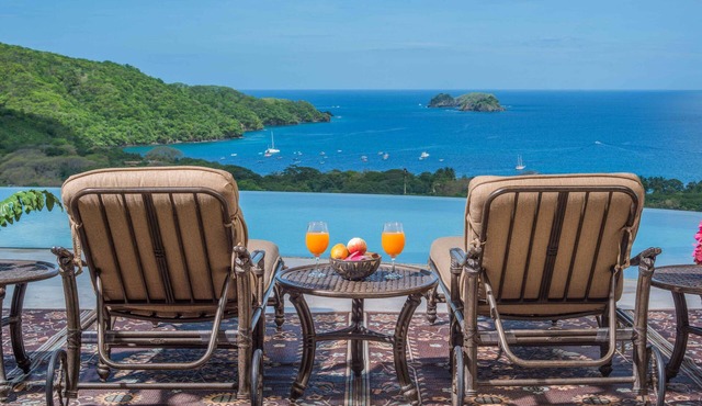Ocean-View Luxury Villa – Incredible Views & Elegant Comforts in Playa Hermosa