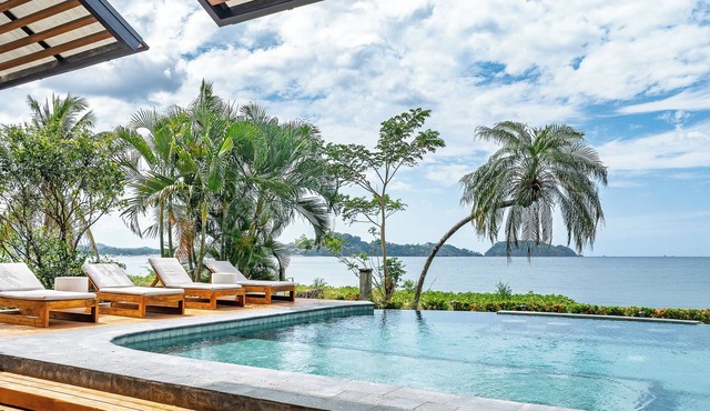 Oceanfront Oasis - 9BR Infinity Pool Villa