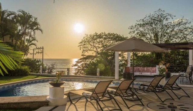 Oceanview FAST WiFi Private Yard Pool Executive Chef Staff Amazing Views in boca de tomatlan