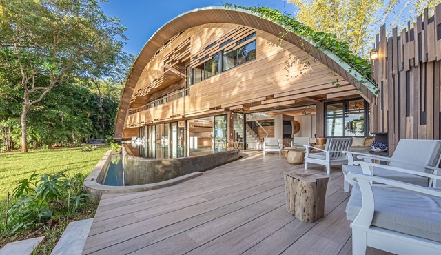 Odisea Retreats - Oceanfront Luxury Villa