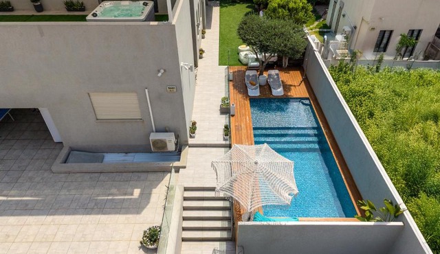 Olga Resort- Luxury Villa with Private Pool & Jacuzzi Steps from the Beach