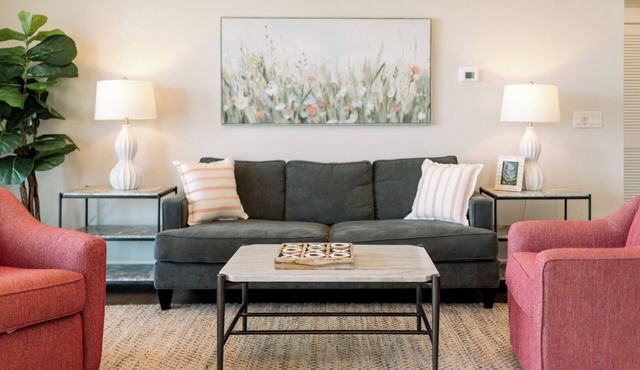 Opal Oasis - Soundfront Condo, Vaulted Ceiling, King En Suites in Kill Devil Hills