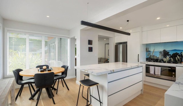 Orakei Apartment minutes from the CBD in Parnell