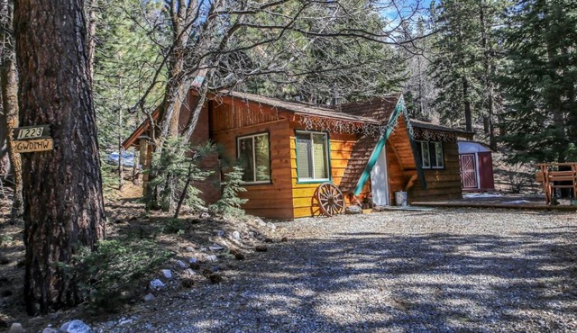 Owl Cabin in Fawnskin