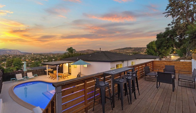 Panoramic Mountain View Oasis with Pool! Serene 4 bedroom Newly remodeled home! in Lakeside