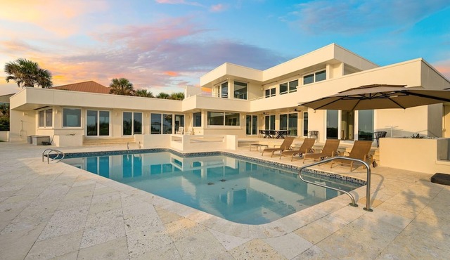 Panoramic Paradise I Luxury Beachfront Estate & Boardwalk to the Beach in Saint Augustine