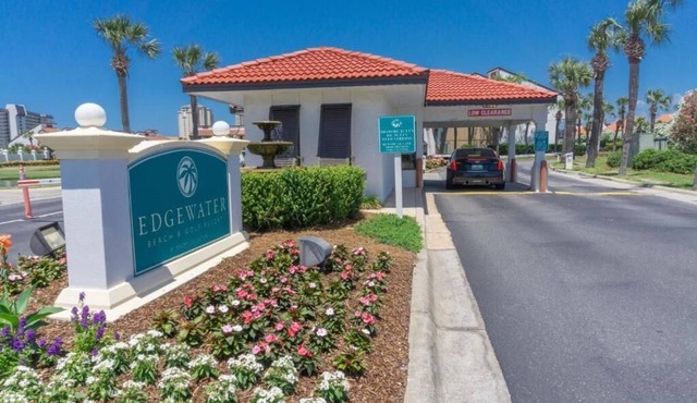 PCB Edgewater Resort Villa 2-bedroom Sleeps 8 with WiFi & A/C. Newly remodeled in Panama City Beach