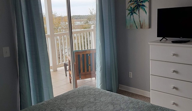 Peaceful with Most Spectacular Views Fun in Folly Beach & Downtown Charleston in Charleston