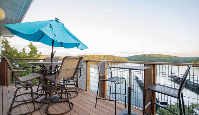 Penthouse Living In The Heart of the State Park