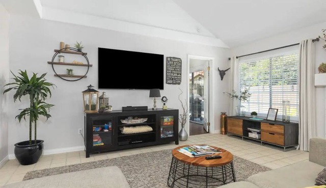 Pet Friendly Paso Robles Wine Retreat in Templeton