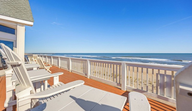 Premier Oceanfront w/Private Pool, Hot Tub, Elevator, Sauna, Game Room, Wet Bar in Avon