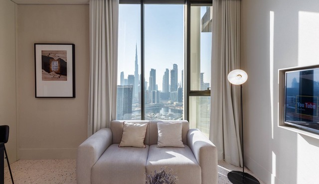 Prime Studio w/Burj Views Near Downtown and Canal
