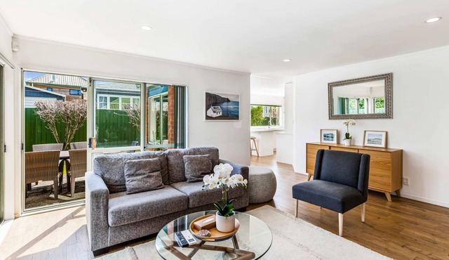 Private and Sunny 3BR with parking I Zodiak Stays in Auckland
