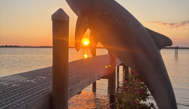 Private dock with slips. 2 miles to Tyndall gate. Outdoor photos 1 block away