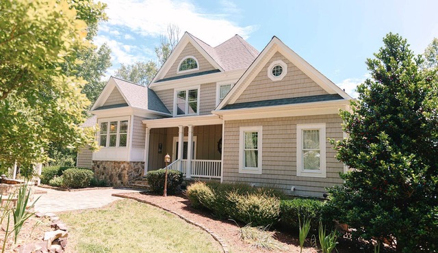 Private Lakefront Getaway in Roxboro