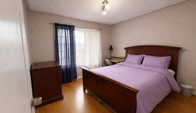 Private Queen Bed w/Mini Fridge, 2.5 Baths—Brampton Shared Home near GO Station! in Brampton