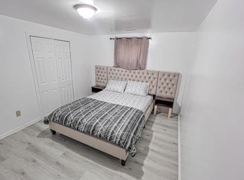 Private Room With Attached Washroom D8 in Brampton