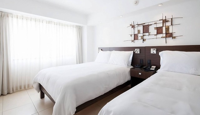 Proximity At its Best! 2 Contemporary Units, FREE Parking, Pets are Welcome too! in San José