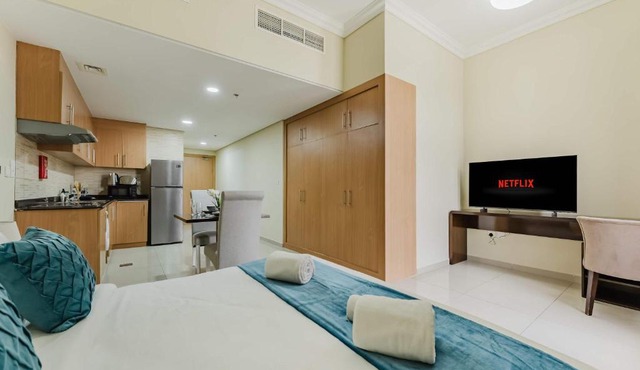 PVH - Lincoln Park - Sleek Studio Near Miracle Garden