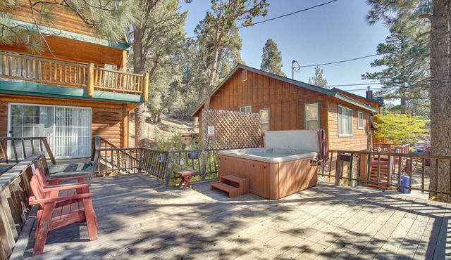 Quaint Big Bear Home w/Hot Tub: 4 Mi to Skiing! in Big Bear