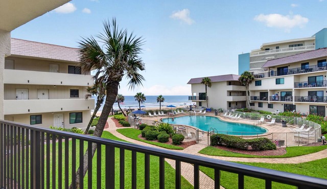 Quaint Oceanfront Condo in Ormond Beach