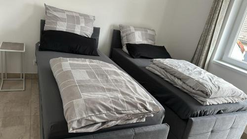 Quiet 2-Bedroom Apartment - Ideal for Families & Work Stays in Munich