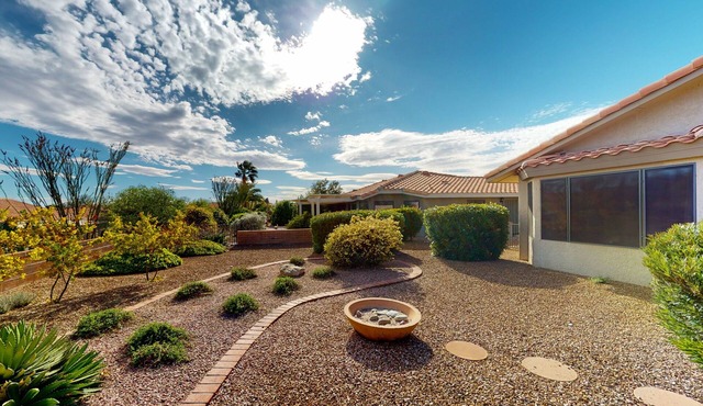 Radiant desert stay with pool and tennis access - mountain views, dogs ok in Oro Valley