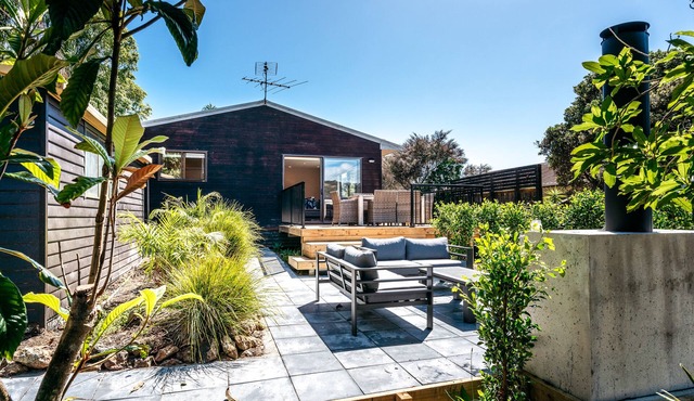 Relax on Ridge | 7 seater car included