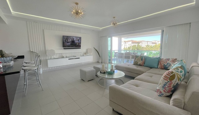 Relaxing 2 bedroom Ocean View with pool in Punta Cana