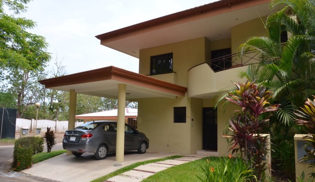 Reserve this beautiful Costa Rican villa and experience the best of Costa Rica in Quebrada Ganado